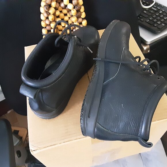 Woman boots - Picture 1 of 3